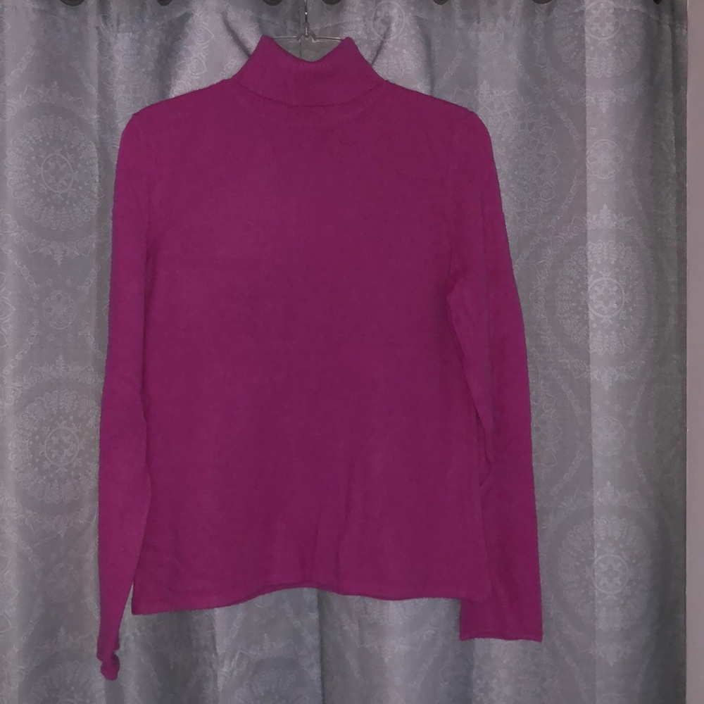 Super soft, 100% cashmere turtleneck by Sutton Studio. Hot pink size large.